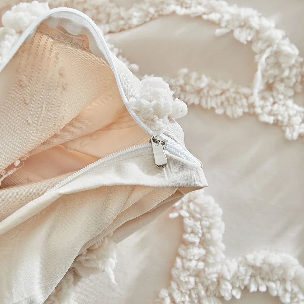 Add a touch of timeless elegance to your bedroom with this 3-piece duvet cover set, featuring a charming rose pattern.