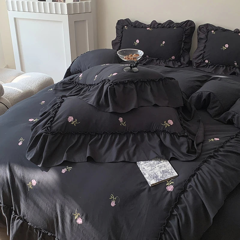 Dreamy Elegance Ruffled Bed Set – Where Sophistication Meets Timeless Style