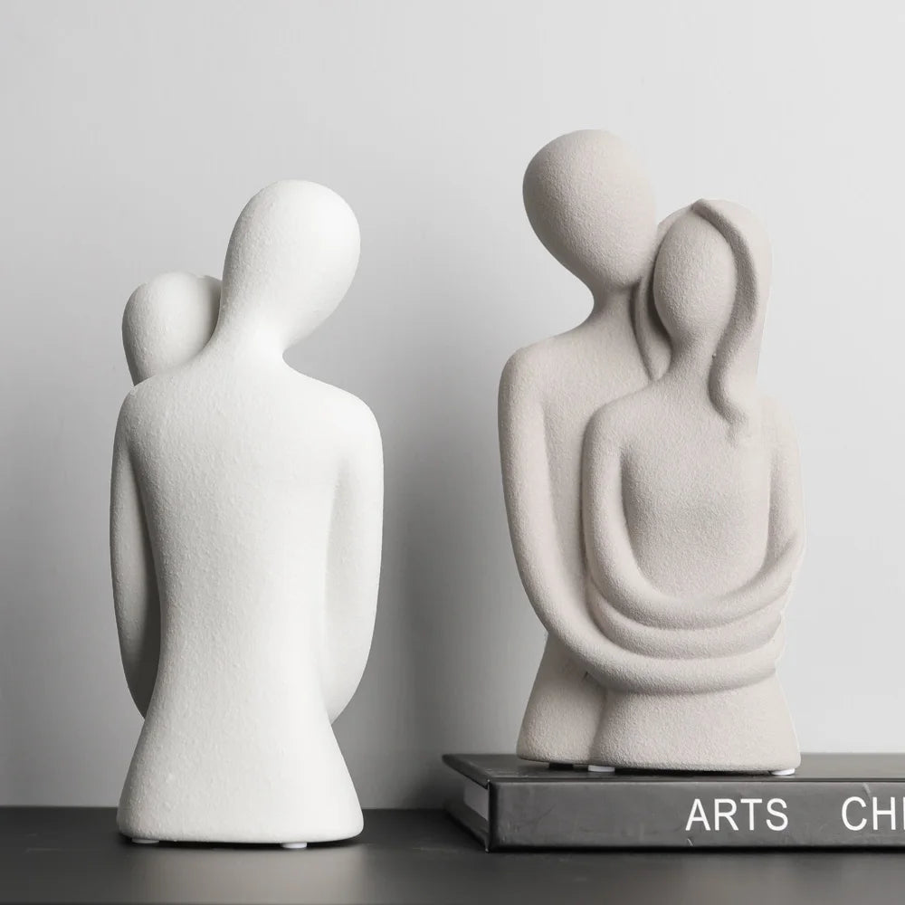 Nordic Abstract Couple Sculpture – Elegant Ceramic Embrace