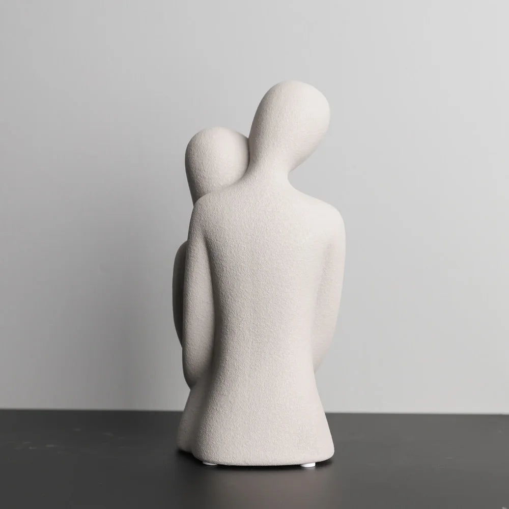 Nordic Abstract Couple Sculpture – Elegant Ceramic Embrace