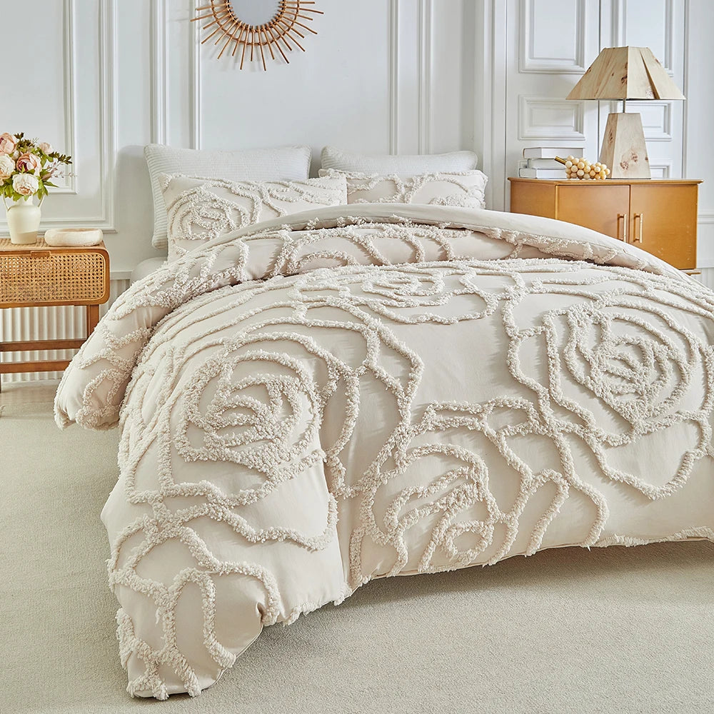 Add a touch of timeless elegance to your bedroom with this 3-piece duvet cover set, featuring a charming rose pattern.