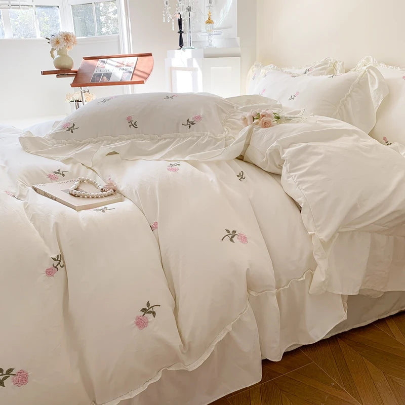 Dreamy Elegance Ruffled Bed Set – Where Sophistication Meets Timeless Style