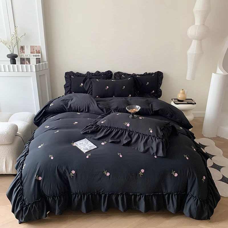 Dreamy Elegance Ruffled Bed Set – Where Sophistication Meets Timeless Style