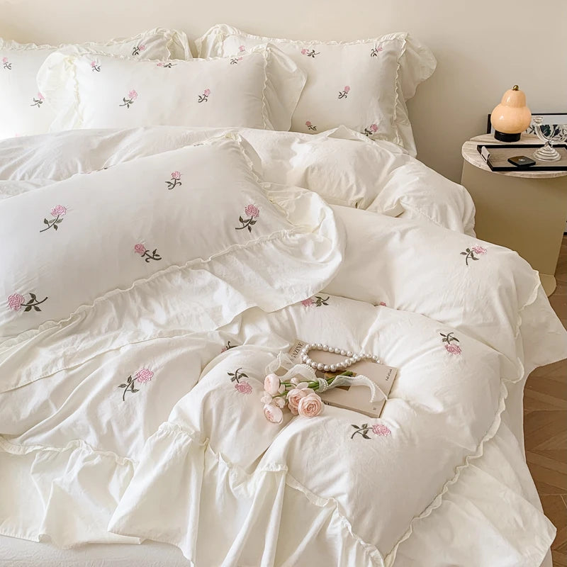 Dreamy Elegance Ruffled Bed Set – Where Sophistication Meets Timeless Style