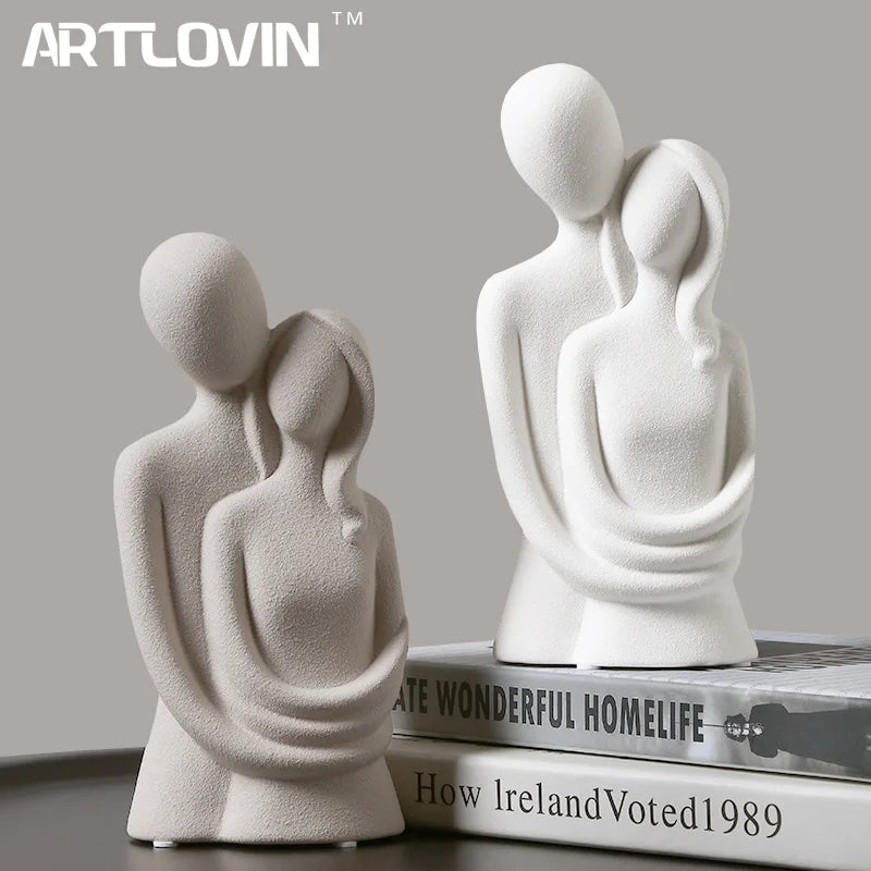 Nordic Abstract Couple Sculpture – Elegant Ceramic Embrace