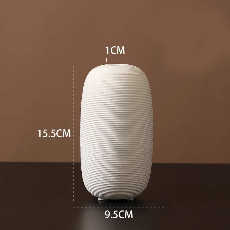 Modern Ceramic Elegance – Minimalist Tabletop Vase