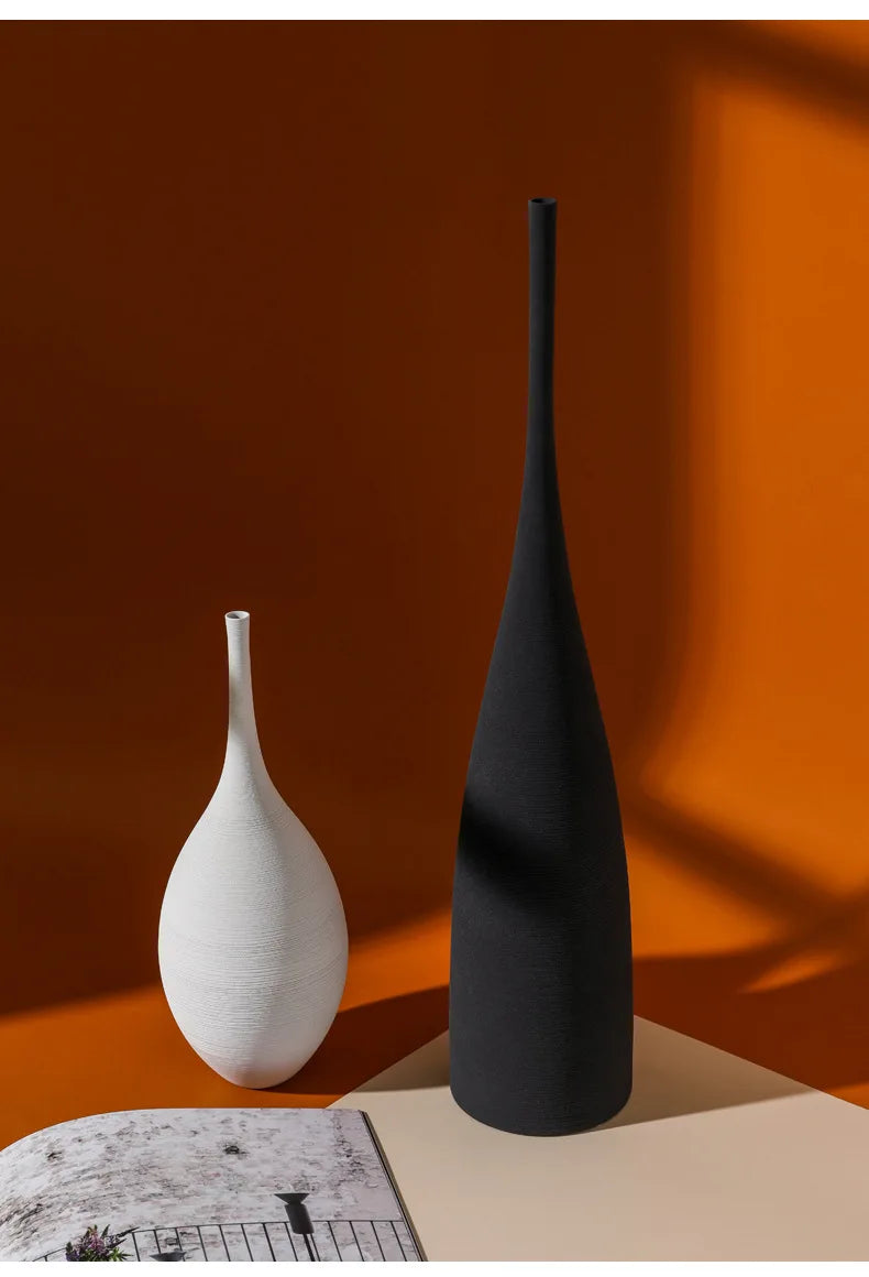 Modern Ceramic Elegance – Minimalist Tabletop Vase