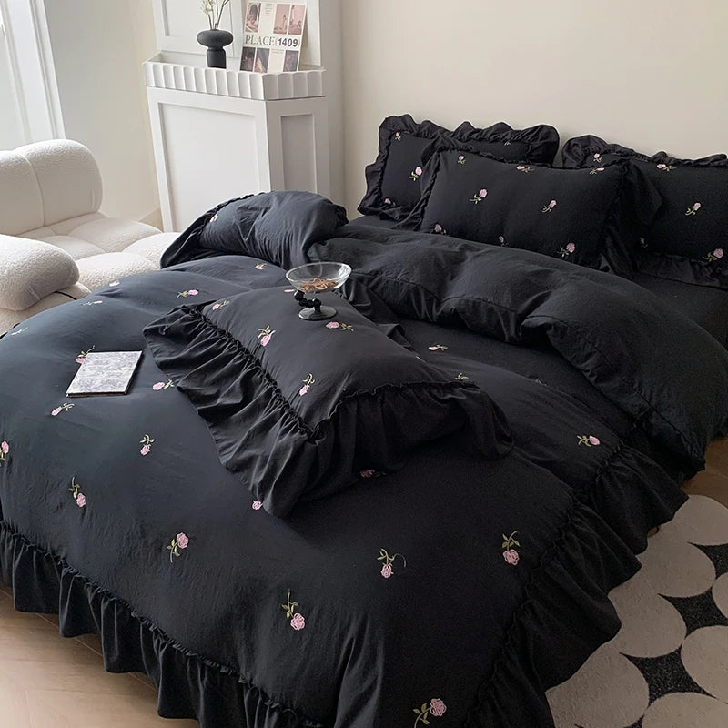 Dreamy Elegance Ruffled Bed Set – Where Sophistication Meets Timeless Style