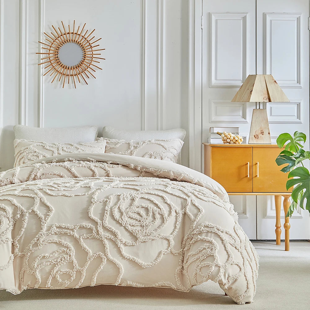 Add a touch of timeless elegance to your bedroom with this 3-piece duvet cover set, featuring a charming rose pattern.