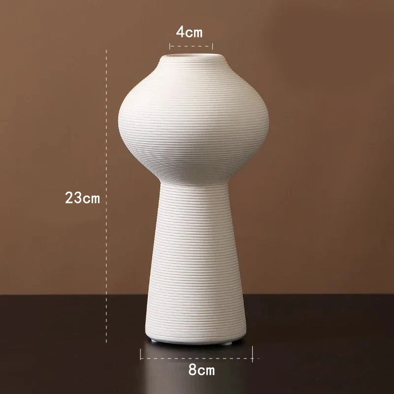 Modern Ceramic Elegance – Minimalist Tabletop Vase