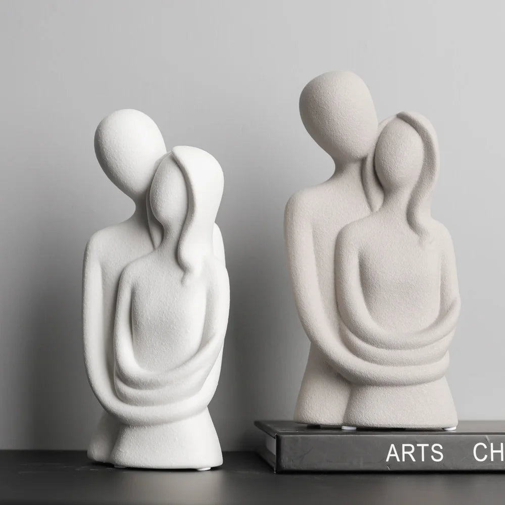 Nordic Abstract Couple Sculpture – Elegant Ceramic Embrace