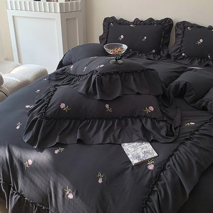 Dreamy Elegance Ruffled Bed Set – Where Sophistication Meets Timeless Style