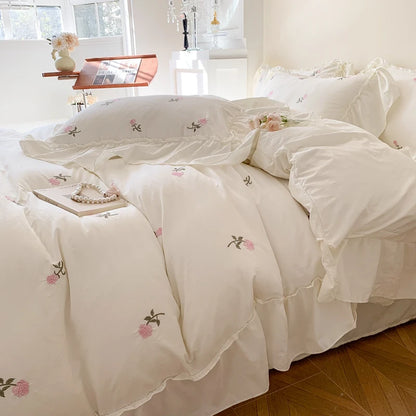 Dreamy Elegance Ruffled Bed Set – Where Sophistication Meets Timeless Style